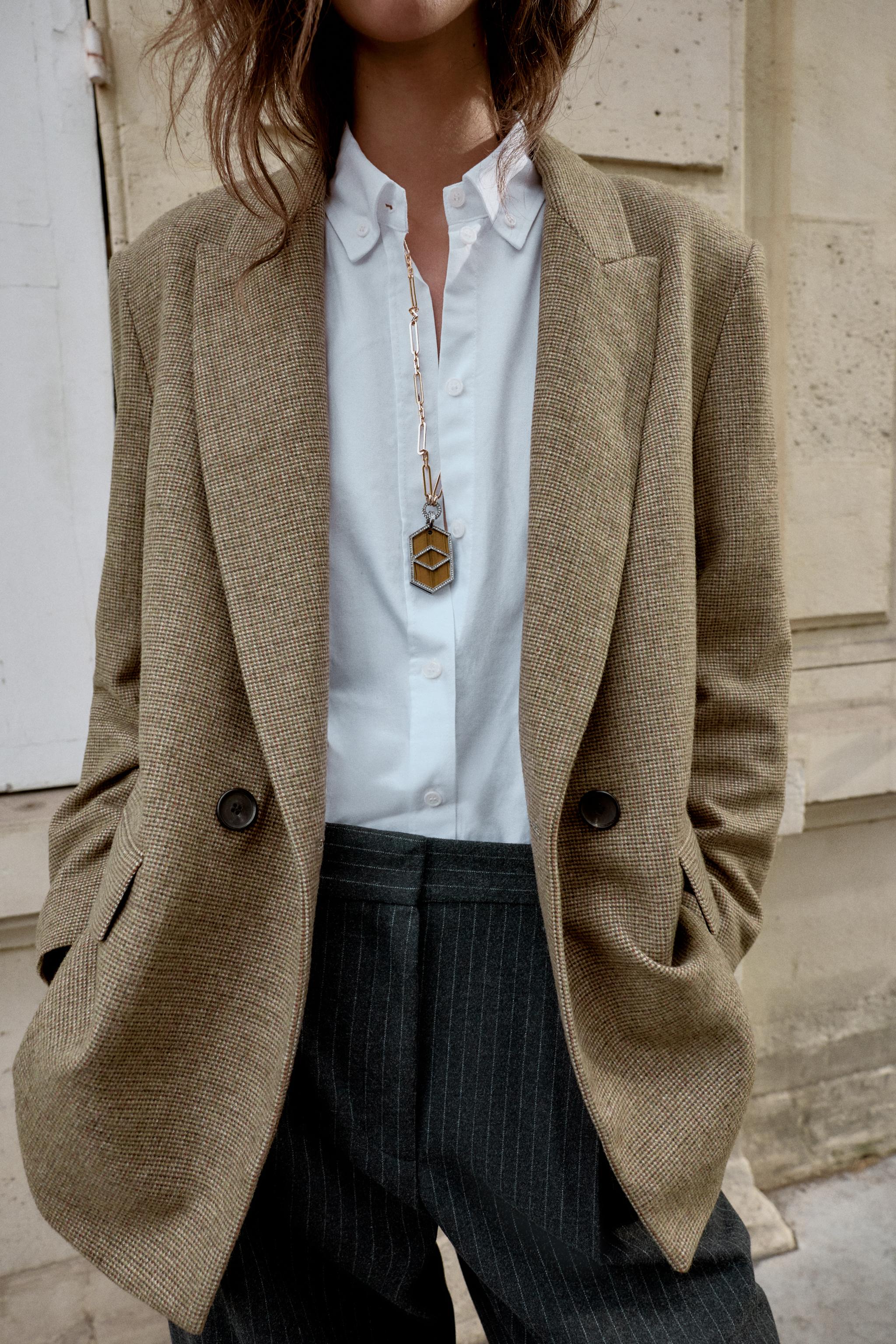 COLLIER MÉTALLIQUE AVEC PIERRE ET BRILLANTS